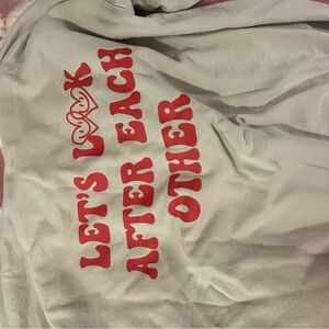 Sweatshirt